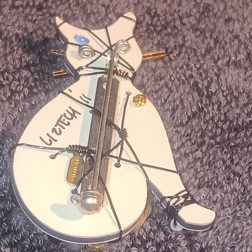 Liztech Silver And Crystal Pin - Picture 11 of 16